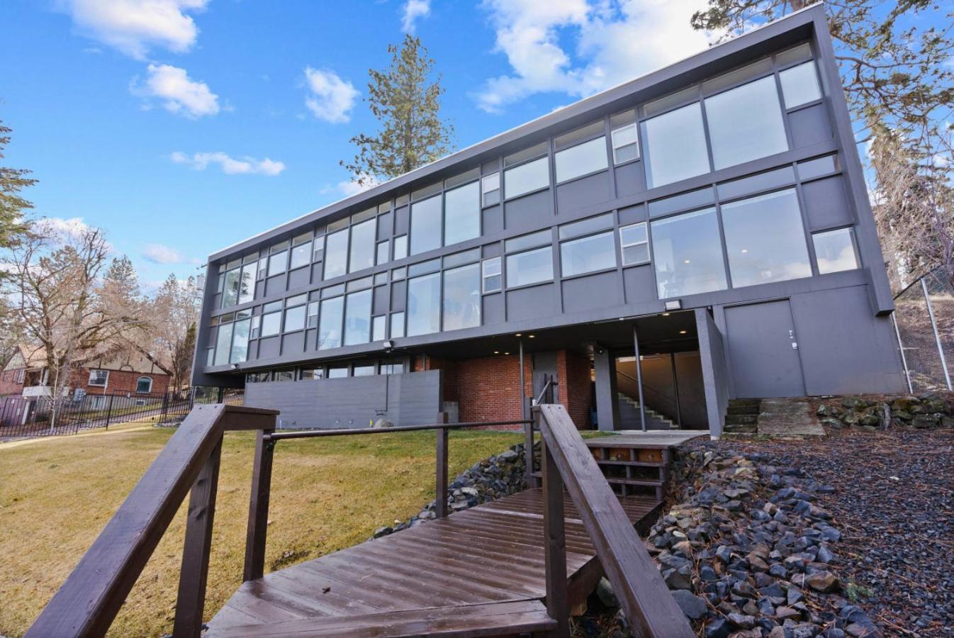 Iconic Modern W Free Parking Apartment *