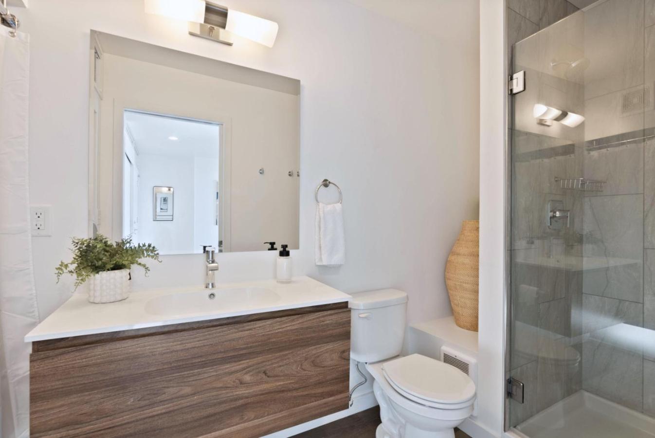 Iconic Modern W Free Parking Apartment *