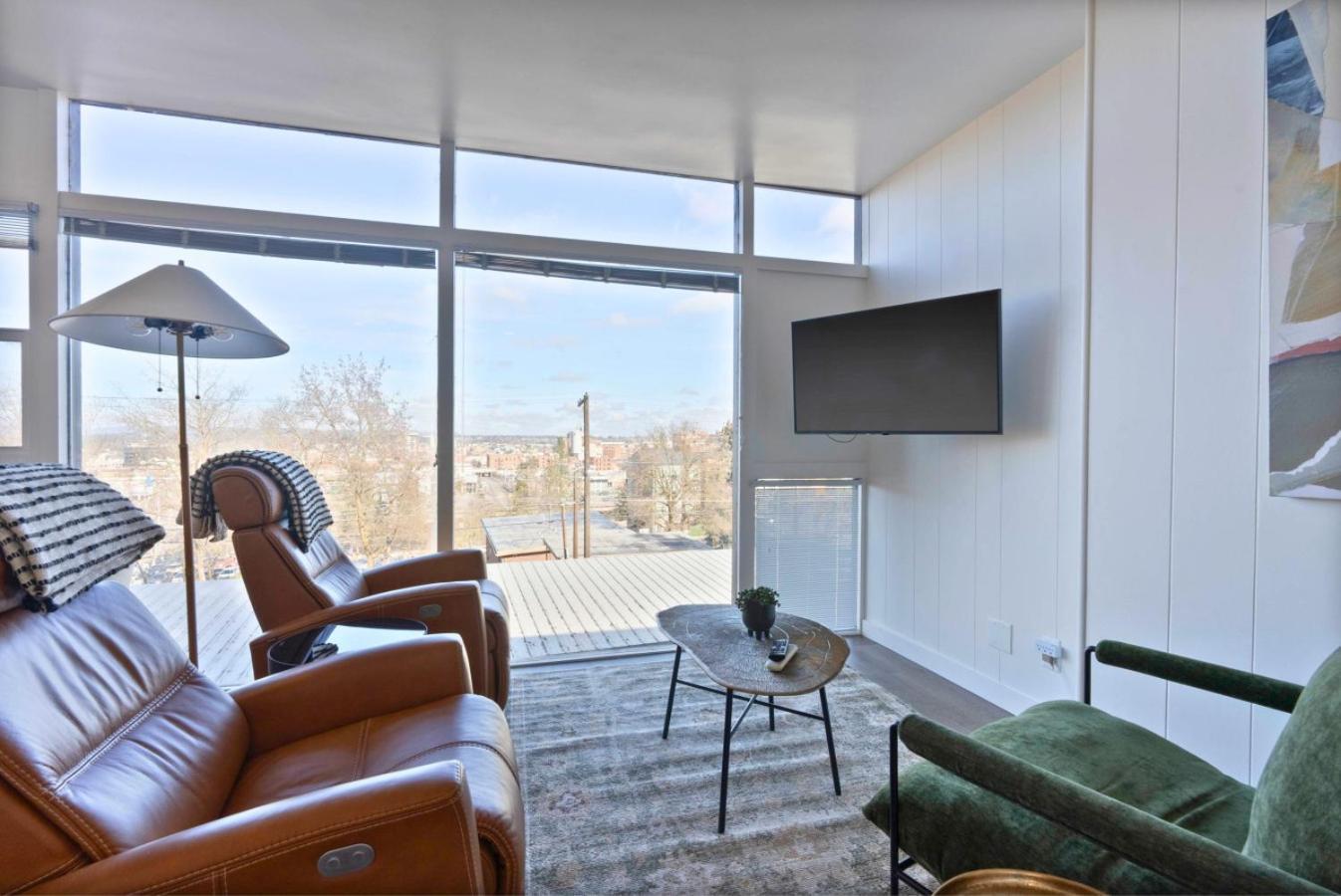 Iconic Modern W Free Parking Apartment *